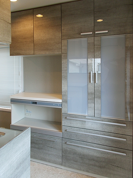 二階に水周りを新設、階段も架け替え二世帯住宅に 二階に水周りを新設、階段も架け替え二世帯住宅に